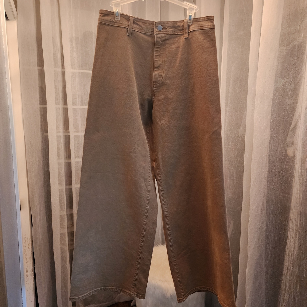Universal Thread Wide-Leg Flare Jeans in Taupe Brown